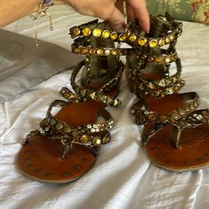 Zigi girl gladiator sandals brown with brass and gold hardware. Size 8.5